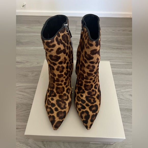Marc Fisher LTD Ulani Pointy Toe Booty - Leopard - Size 8 - Picture 3 of 12